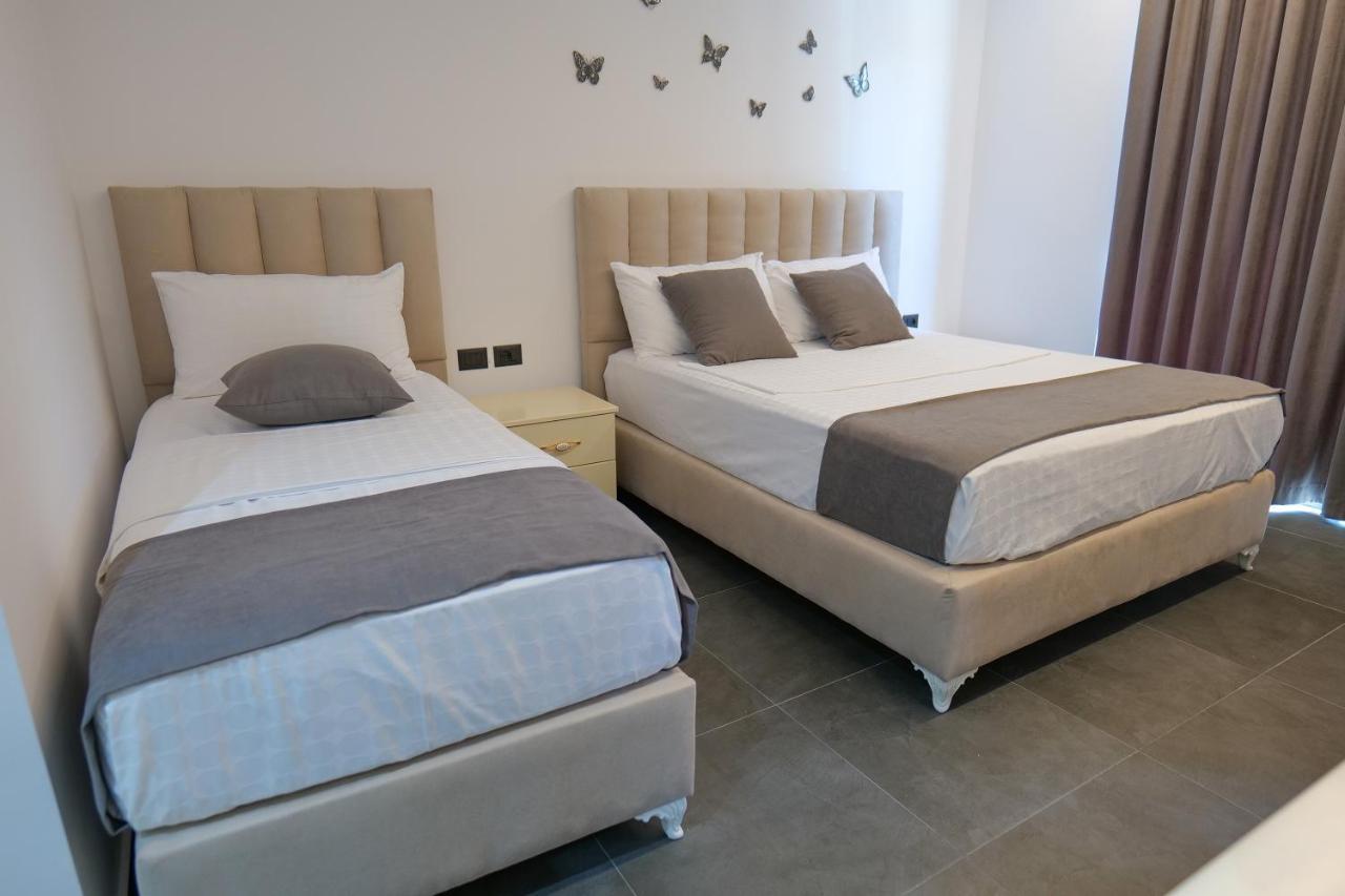 Vila Celaj Hotel Vlore Exterior photo