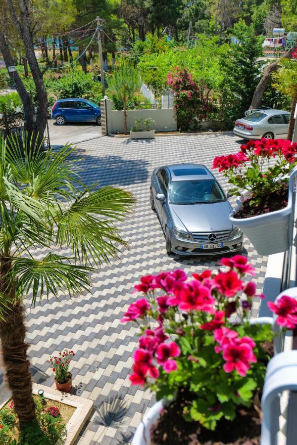 Vila Celaj Hotel Vlore Exterior photo